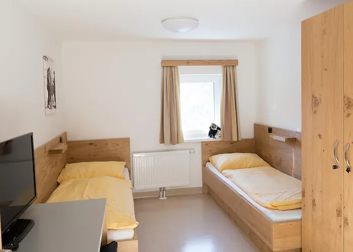 Hostel Jugendgastehaus Schaidberg *